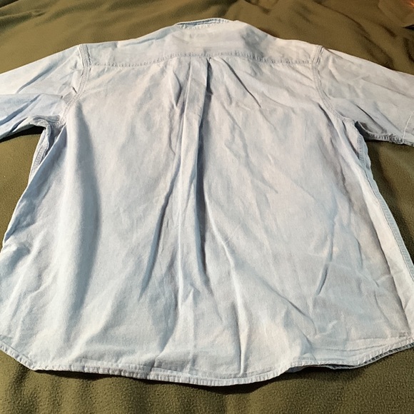 Men’s Carhartt blue, short sleeve, button up shirt.  Pockets on chest.  Size L. - Picture 6 of 8